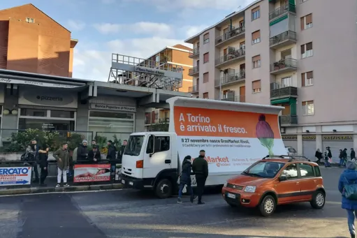 Camion vela servizio a Torino