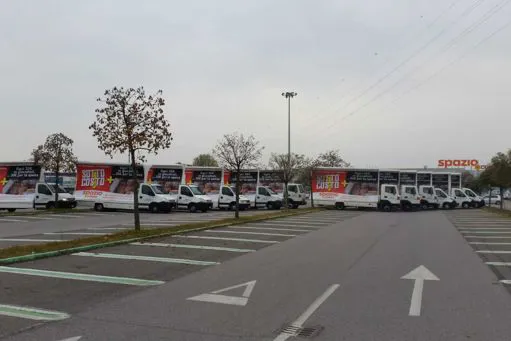 Camion vela pubblicità Conad