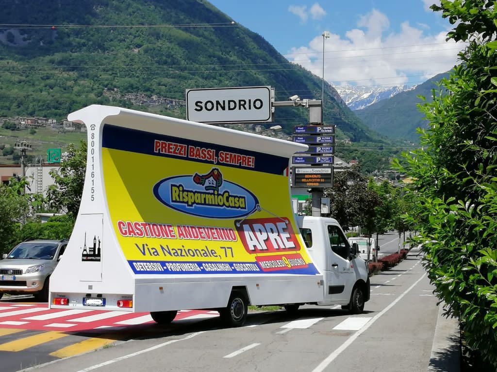 Camion vela a Sondrio